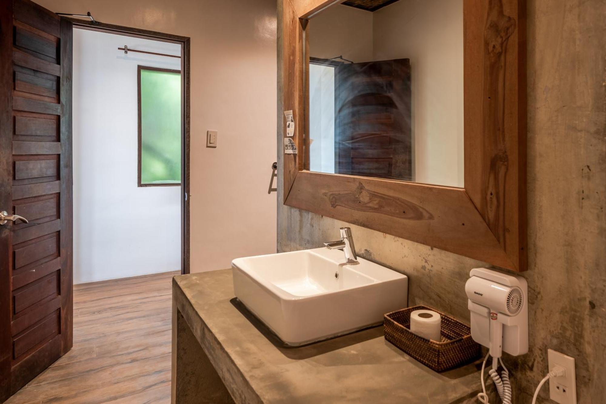 Siargao Inn Beach Resort General Luna  Εξωτερικό φωτογραφία