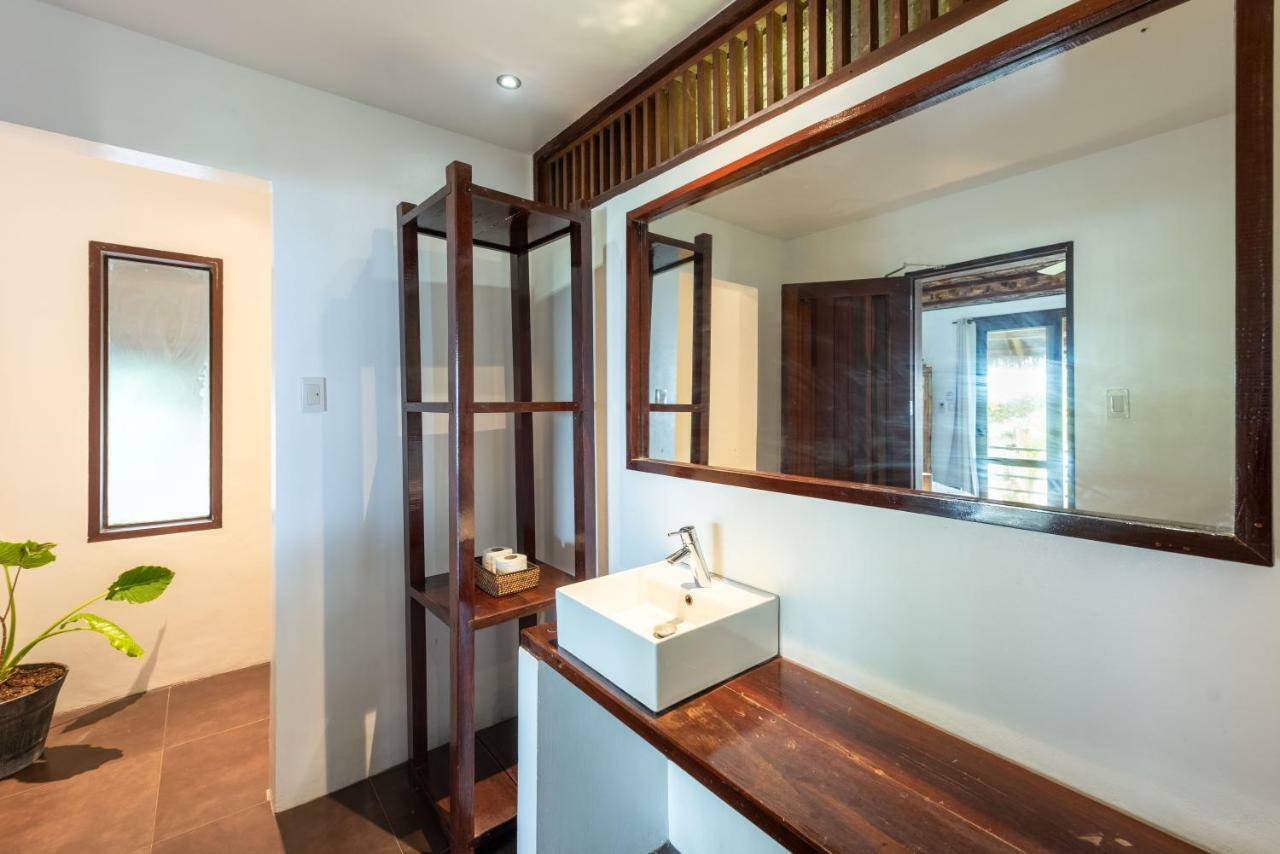 Siargao Inn Beach Resort General Luna  Εξωτερικό φωτογραφία